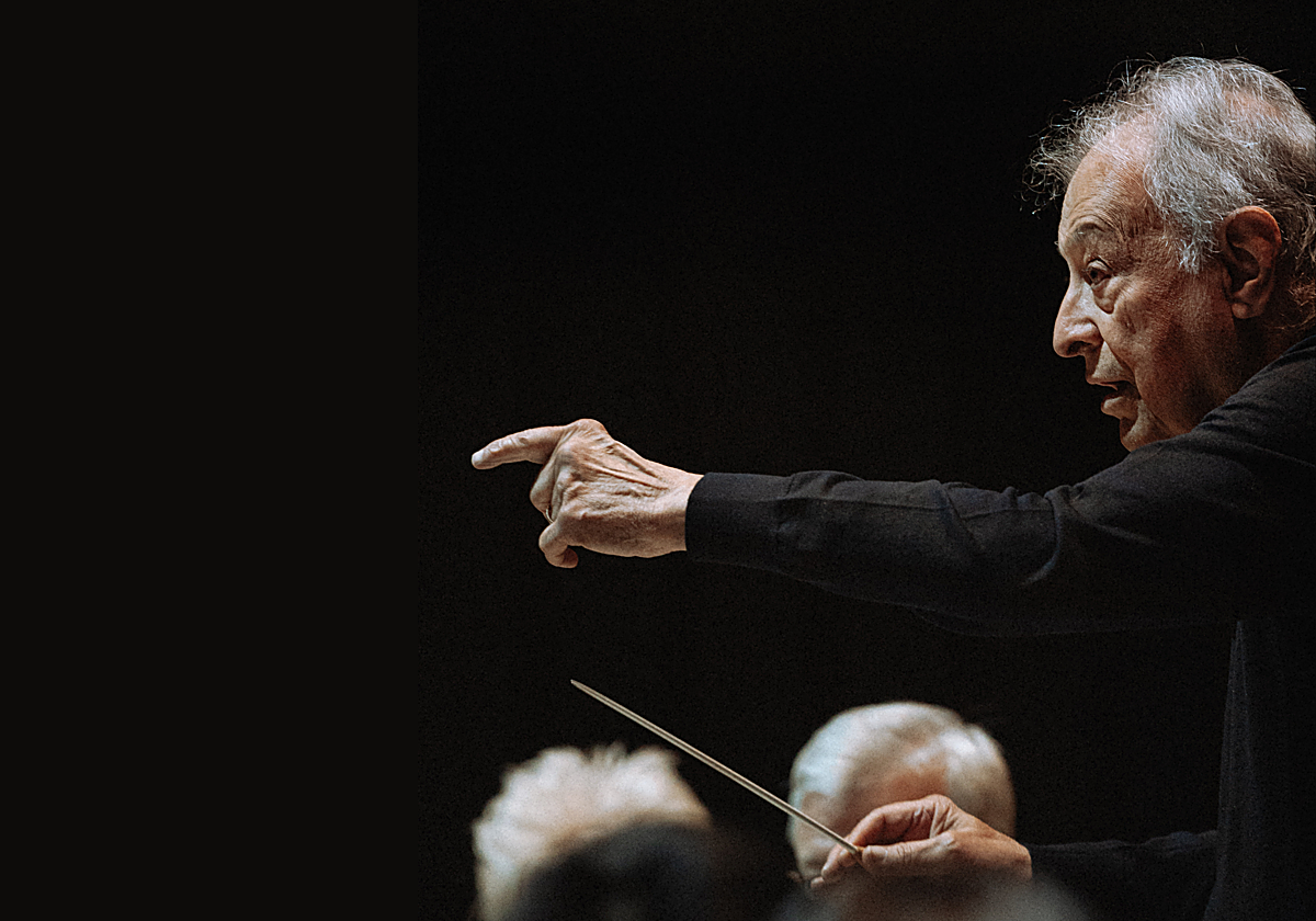 El director de orquesta Zubin Mehta durante un ensayo