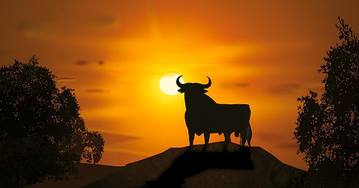 El toro más famoso de España cumple 70 años: el icono del diseño español que conquistó el paisaje