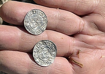Hallan el mayor tesoro de monedas de época vikinga de la historia de Noruega