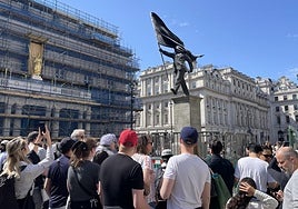 Un operativo nocturno consiguió que Banksy instalara sin permiso una escultura en Londres