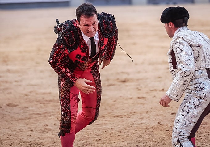 Álvaro Serrano roza el triunfo en Las Ventas mientras el banderillero Raúl Ruiz sufre una grave cornada — image 4