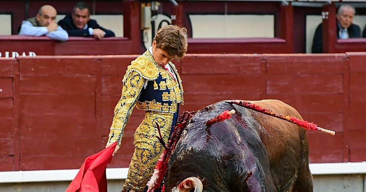 Serrano rinde Madrid en una tarde de pata negra: ¡Puerta Grande!