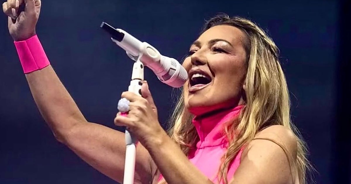 Amaia niega haber pensado dejar la gira de La Oreja de Van Gogh por las críticas: «Me salió una carcajada»