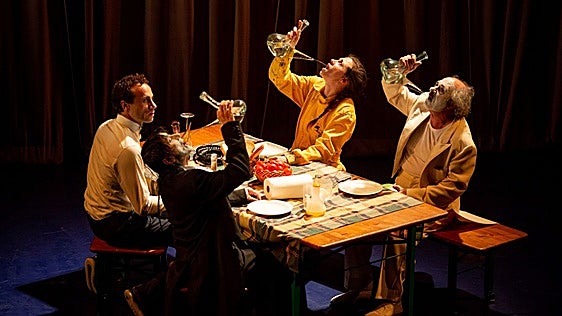 'Travy', el caos familiar y la fiesta teatral