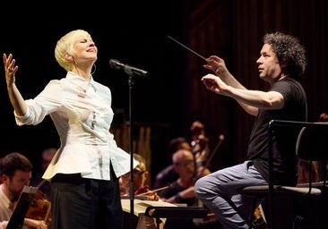 Gustavo Dudamel y Pasión Vega invocan a Falla con un 'Amor brujo' que hiere y salva