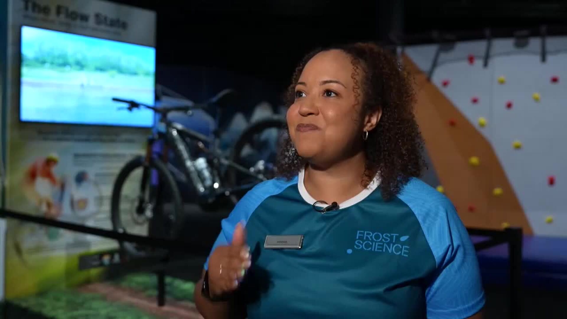 Exposición en Miami Explora la Ciencia del Fútbol y Deportes Extremos