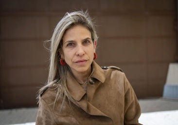 Karina Sainz Borgo, premio Cavia: «El periodismo necesita desesperadamente la literatura»