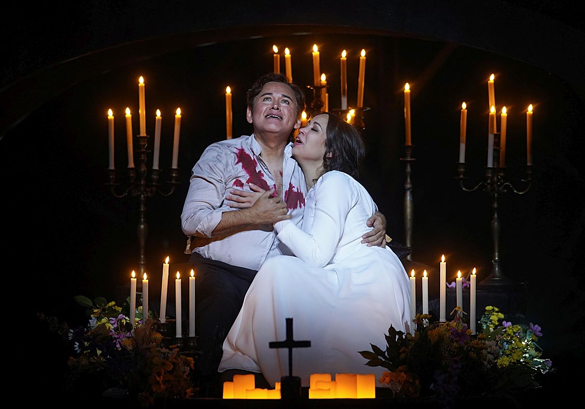 Javier Camarena y Nadine Sierra, en un momento de la ópera