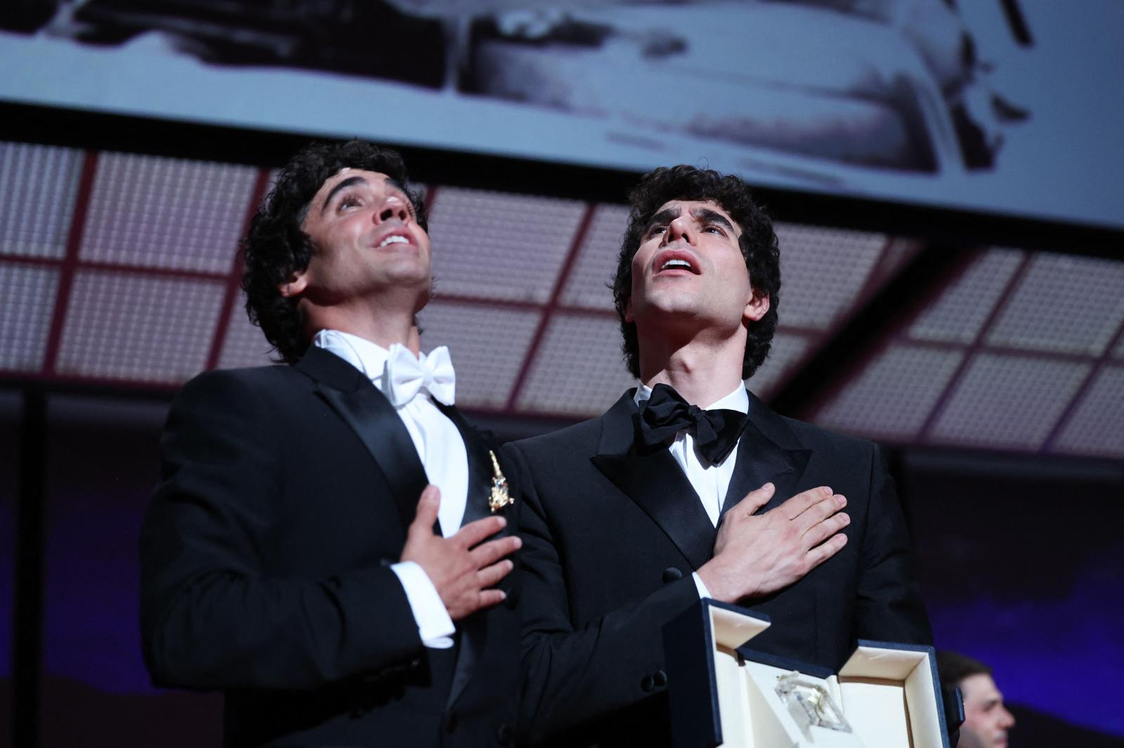 'La bola negra' y Lorca les dan el premio de dirección a los Javis