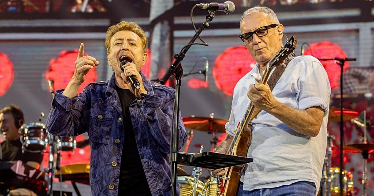 El Último de la Fila exhibe en directo su increíble imaginario musical