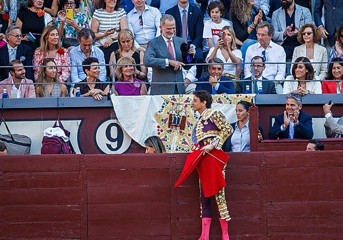 Roca Rey brindó su primera faena a Felipe VI