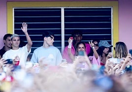 La demanda del dueño de 'La Casita', hoteles de ultralujo y guapos VIP: la cara B de la gira de Bad Bunny