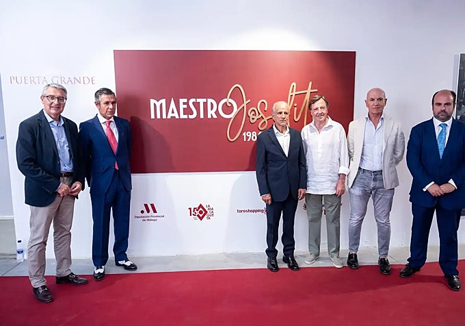 Joselito en la presentación con amigos y autoridades