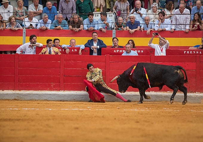 Morante dio muestras de su toreo clásico de otro tiempo.
