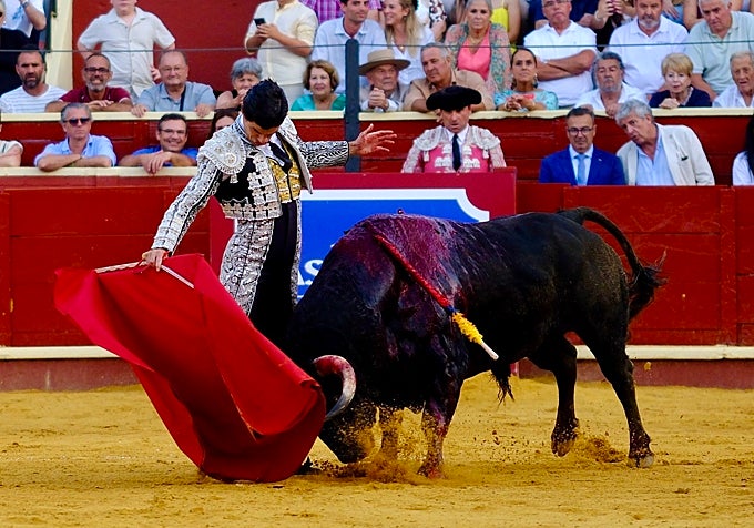 Pablo Aguado volvió a dejar toques de su genialidad en la Feria de la Manzanilla.