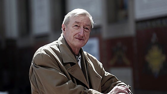 Julian Barnes