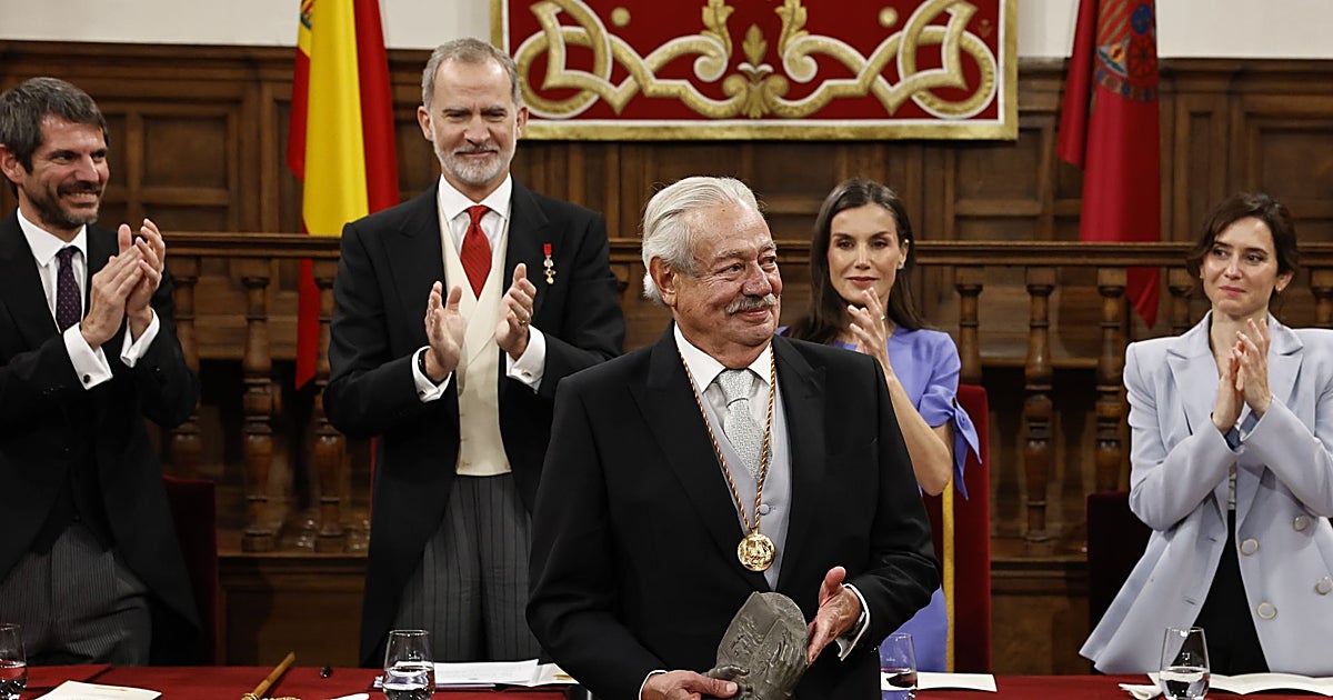 El desprecio de la FIFA al español es «una aberración» para Gonzalo Celorio, último premio Cervantes
