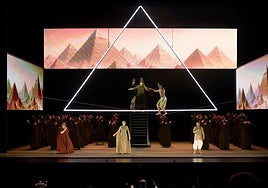 Una 'Aida' funambulista cierra la temporada del Maestranza sevillano