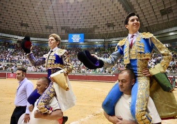 Seis avemarías para rozar la gloria: Borja y Marco, a hombros