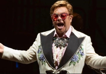 Elton John regresa a los escenarios y seguirá dando conciertos después de muerto