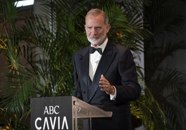 Felipe VI reivindica «el buen periodismo que nutre nuestra democracia»