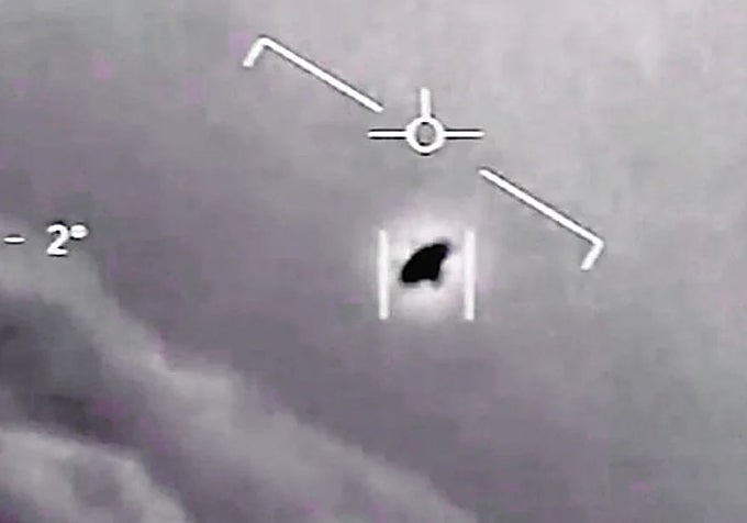 Captura de pantalla de la Armada estadounidense de un supuesto ovni.