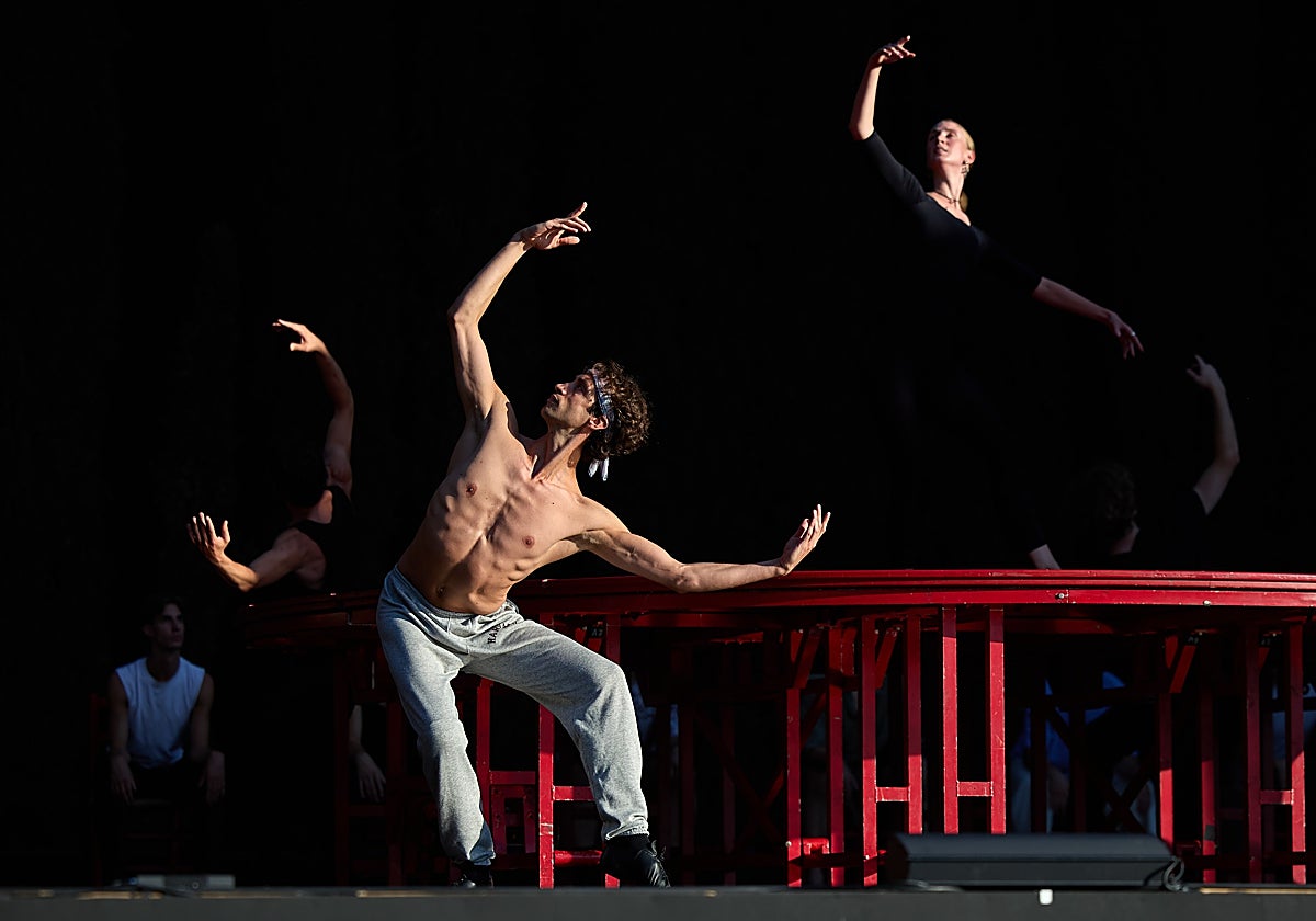 En los ensayos del 'Boléro' de Maurice Béjart: el ritual que cambió la historia de la danza