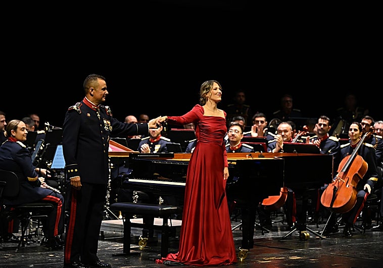 Imagen principal - El concierto 'Sonidos de España y América', presidido por Doña Sofía, incluyó obras de Falla, Florence Price y Albéniz, además de la pieza '1781 Tribute' de Fernando Lizana
