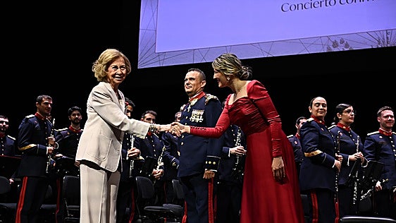 La Guardia Real pone m&uacute;sica a los 250 a&ntilde;os de amistad entre Espa&ntilde;a y EE.UU.