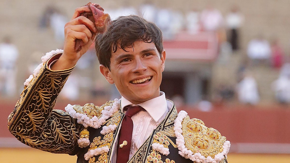 Madre antitaurina y primer triunfador de San Fermín: la historia de Aarón Palacio