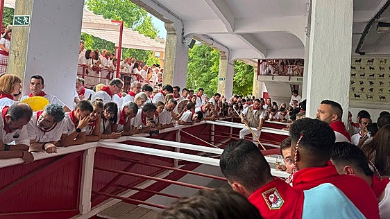 Navarra abraza a Sevilla en la antesala de la gran tarde