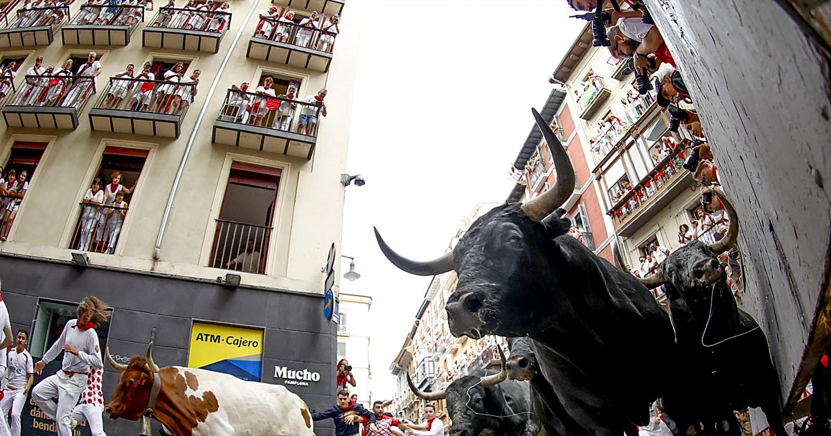 Miura debuta el séptimo día de San Fermín haciendo contener el aliento