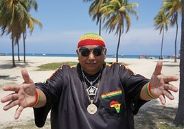 King África: «¿Qué música escucho? Miles Davis y The Clash»