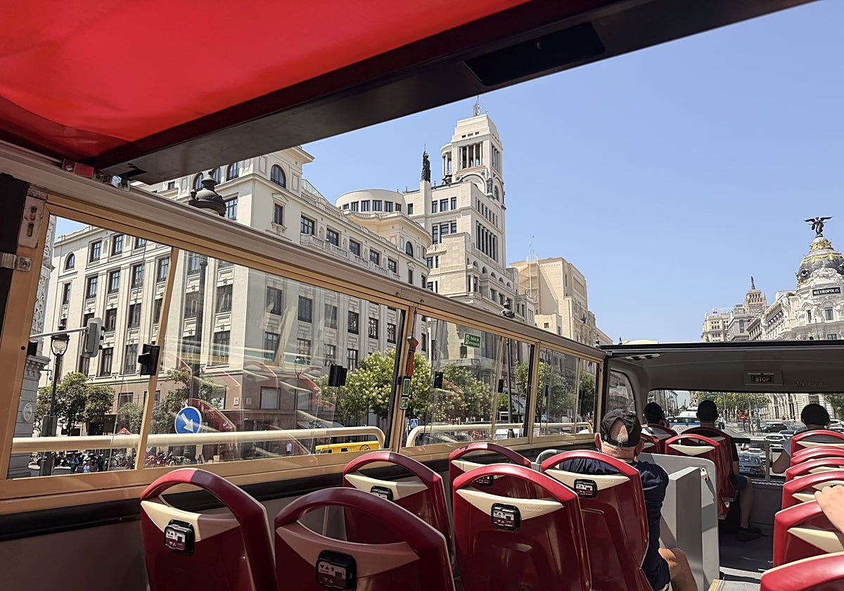 Madrid, desde un bus turístico: aquí no hay playa, pero sí cruceros