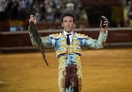 David de Miranda se corona con un rabo y confirma que Huelva tiene un figurón del toreo