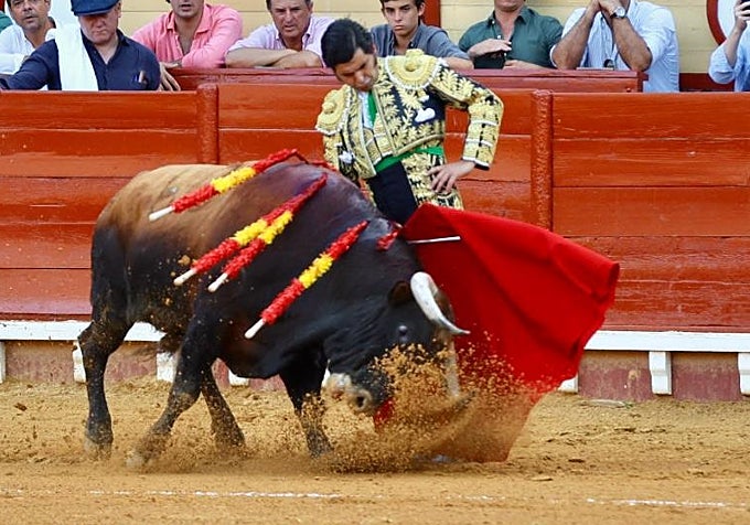 Trincherazo de Morante al primer toro de la tarde