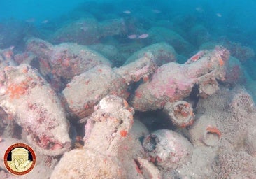 Hallan un pecio romano de más de 2.000 años con cientos de ánforas frente a las costas de Sicilia