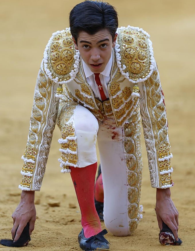 Marco Pérez, con las dos orejas del tercero