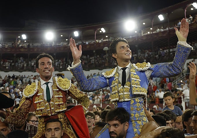 David de Miranda y Roca Rey salen a hombros