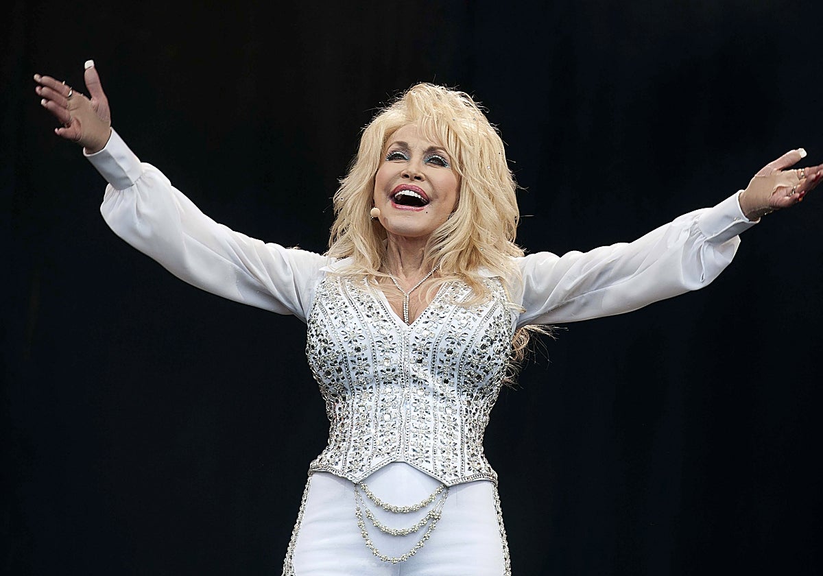 Dolly Parton en un concierto en 2014