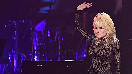 Trump se despide de Dolly Parton: las banderas de EE.UU. ondearán a media asta una semana