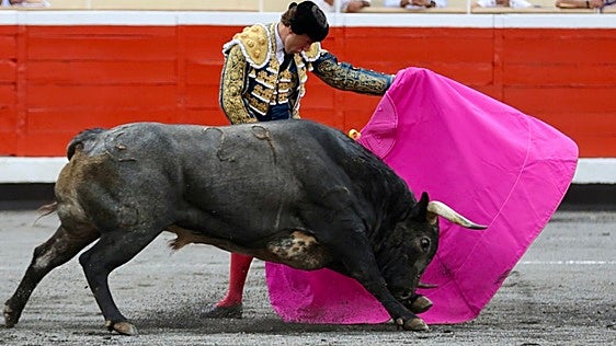 Ningún Tapaboca en una corrida sin la chispa de la vida