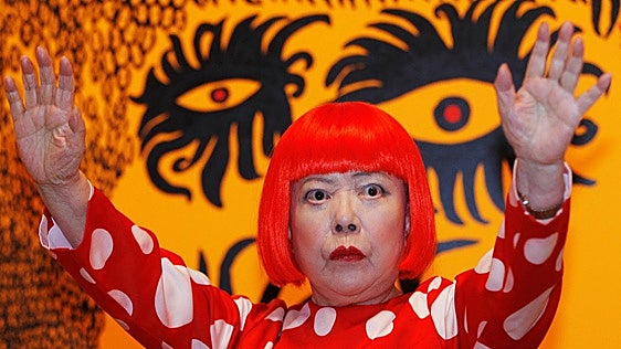 Adiós a Yayoi Kusama, la artista japonesa de las obsesiones puntuales