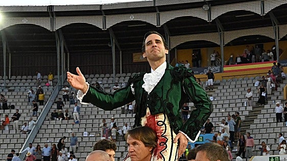 Puerta grande para Juan Ortega en la Goyesca de Palencia
