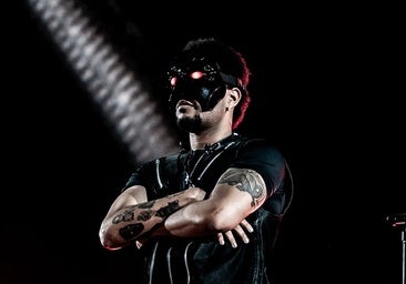The Weeknd deslumbra, literalmente, en su concierto en Barcelona