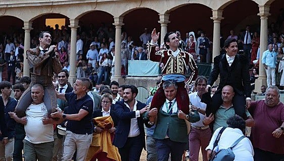Juan Ortega hace el toreo en el regreso de la Goyesca