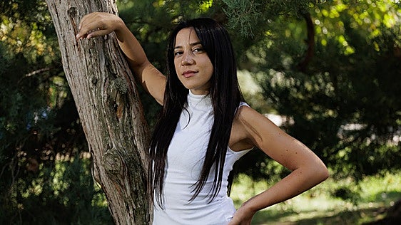 Raquel Zas: «Nos han enseñado a tener sexo antes que a preguntarnos si realmente lo deseamos»