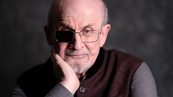 'Los versos satánicos': por qué la novela de Rushdie va mucho más allá de la fatua
