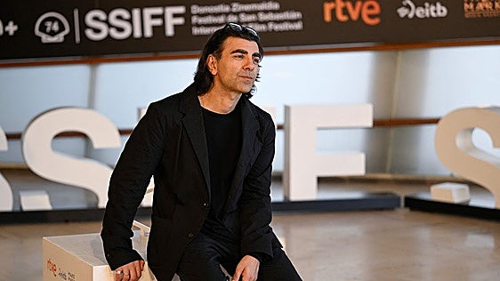 Fatih Akin inaugura San Sebastián con un drama de fantasmas: «Vivimos en un mundo con más falsas noticias que verdades»