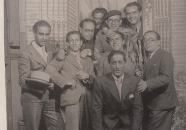 La última fotografía de Lorca y Rapún: «Mira que nos acechan todavía»